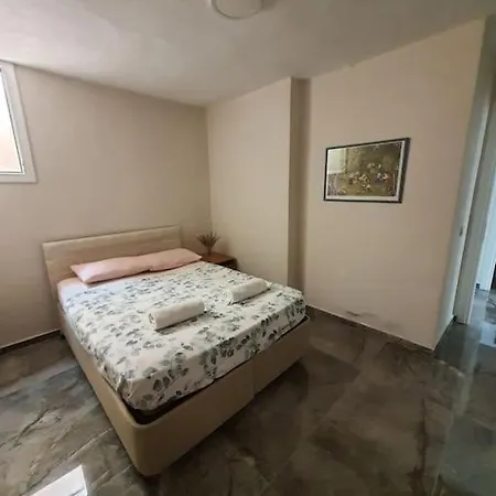 Apartmán Merkeze Yakin 2+1